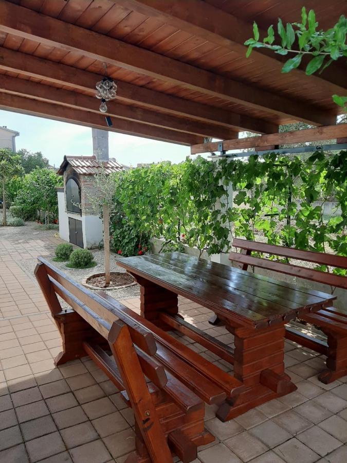 Apartment Maslina Biograd Na Moru Exterior photo